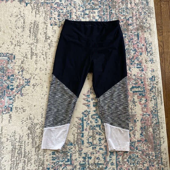 Workout crop leggings - Picture 1 of 6